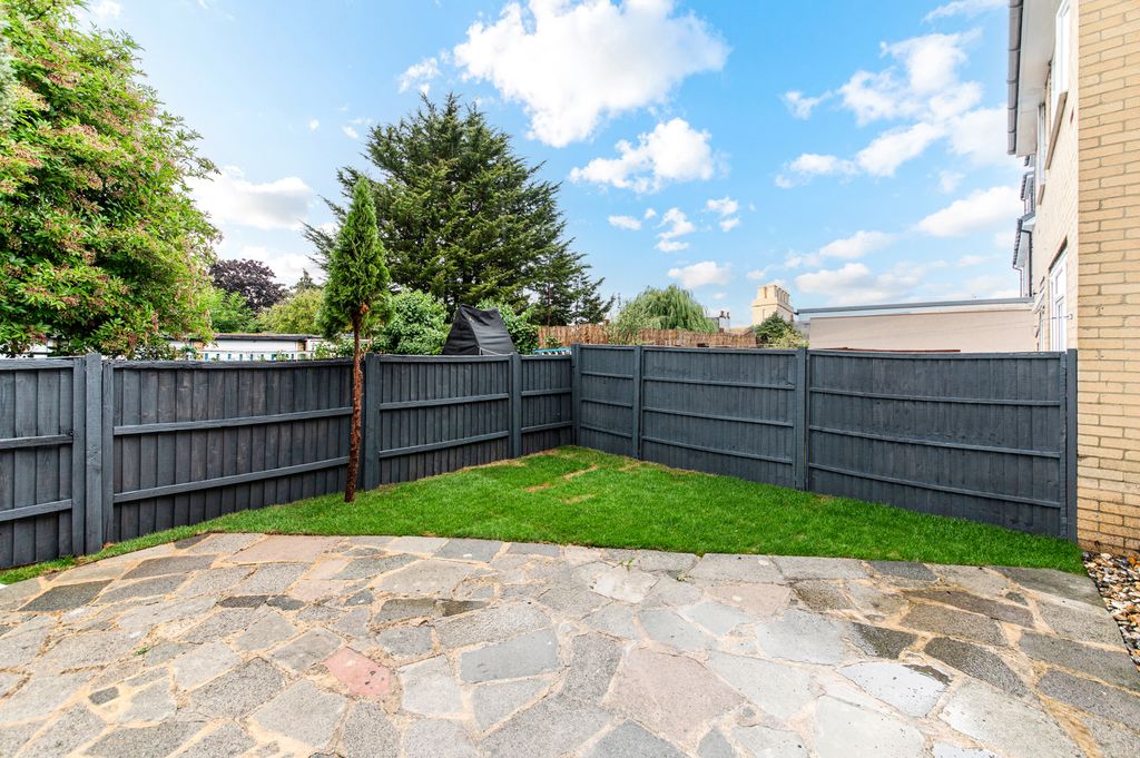 Property photo 2 of 16 Picture No. 05