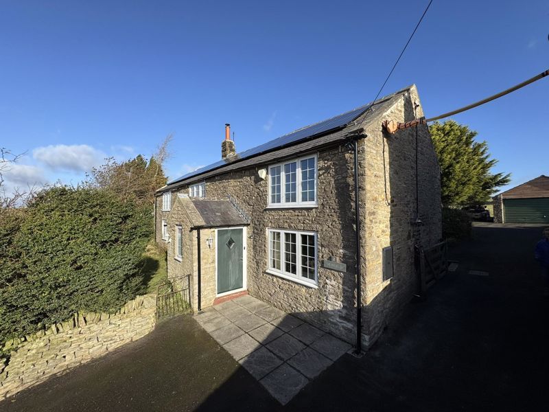 Property photo 1 of 15 Photo 4