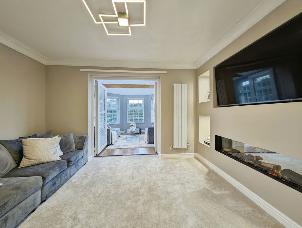 Property photo 2 of 19 Pbox-Img.Jpg