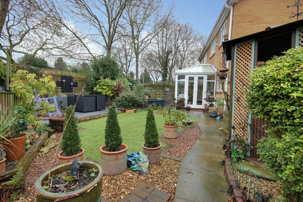 Property photo 2 of 22 1 Garden B