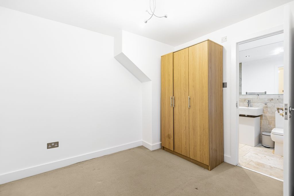 Property photo 3 of 5 697679 (5)