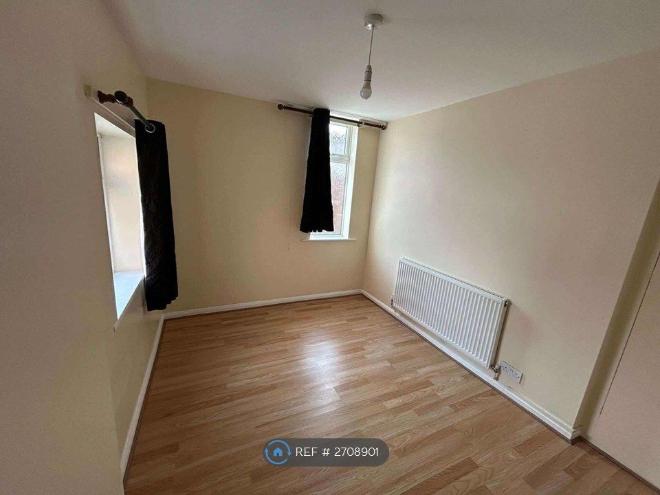 Property photo 3 of 5 Bedroom