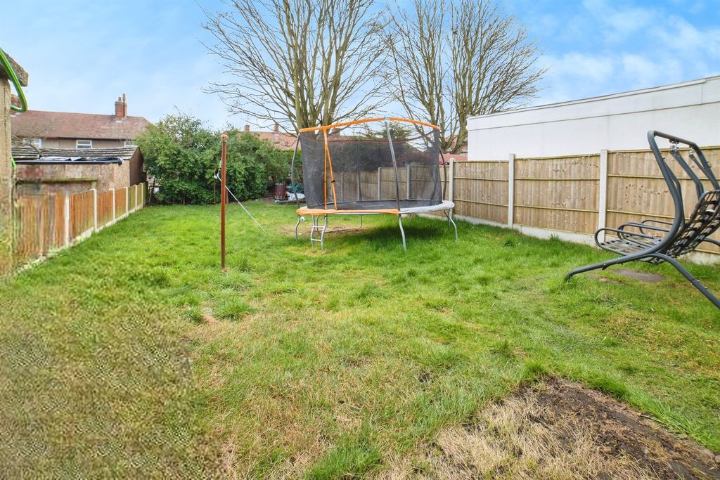 Property photo 2 of 24