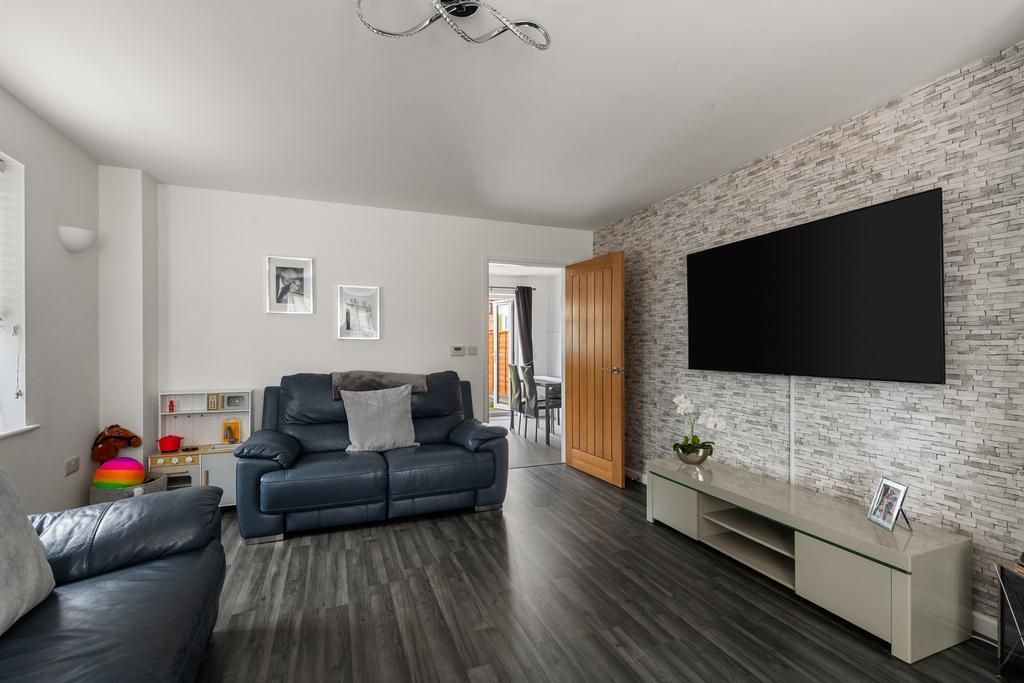 Property photo 3 of 17 Photo 3