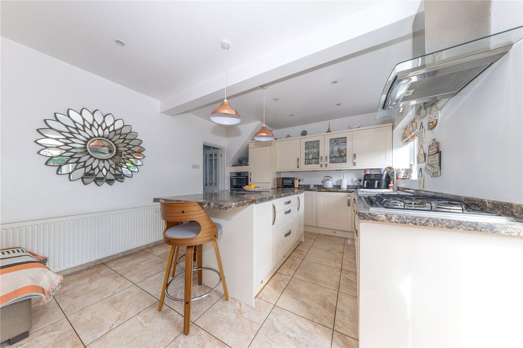 Property photo 2 of 31 Picture No. 06