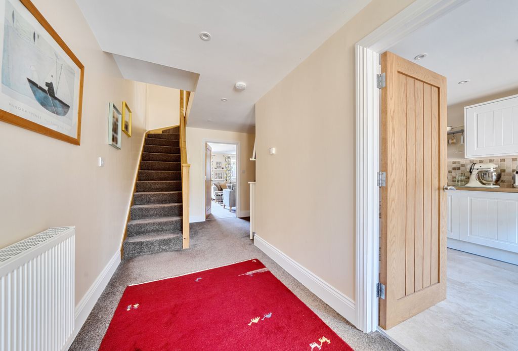 Property photo 2 of 20 1452621-5-69F1Dac...