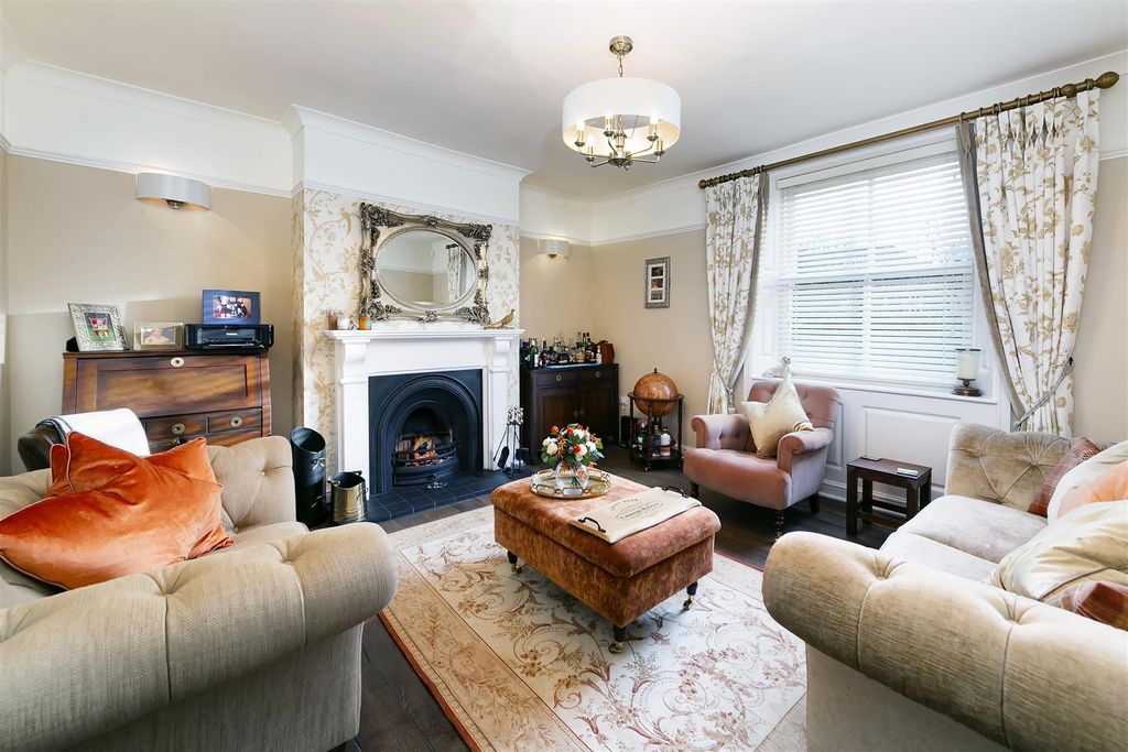 Property photo 3 of 26 033 - North End House.Jpg