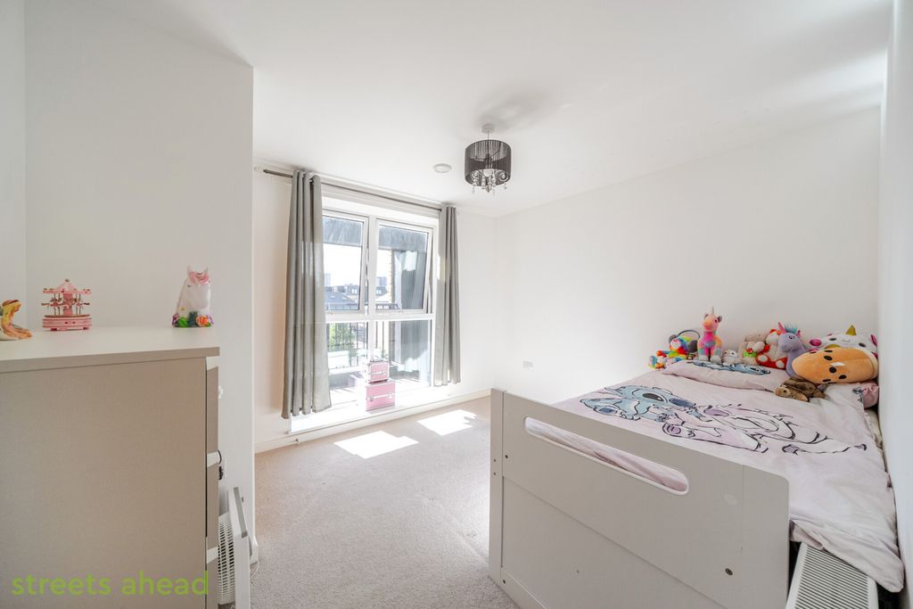 Property photo 2 of 19 0E379B6B-0577-465...