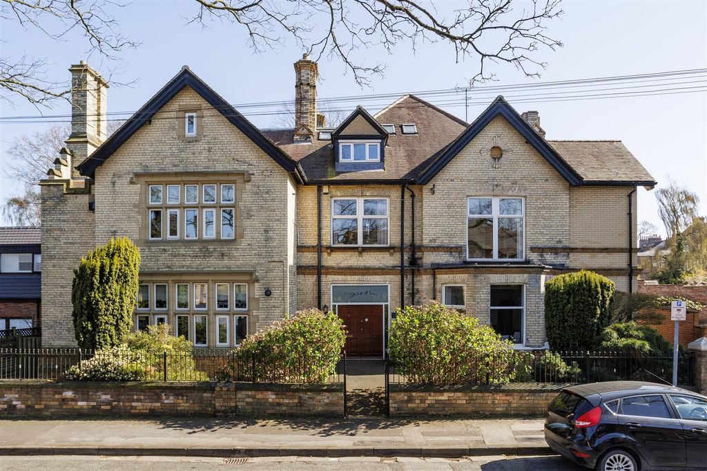 Property photo 1 of 36 Apt_5_The_Garth__2.Jpg