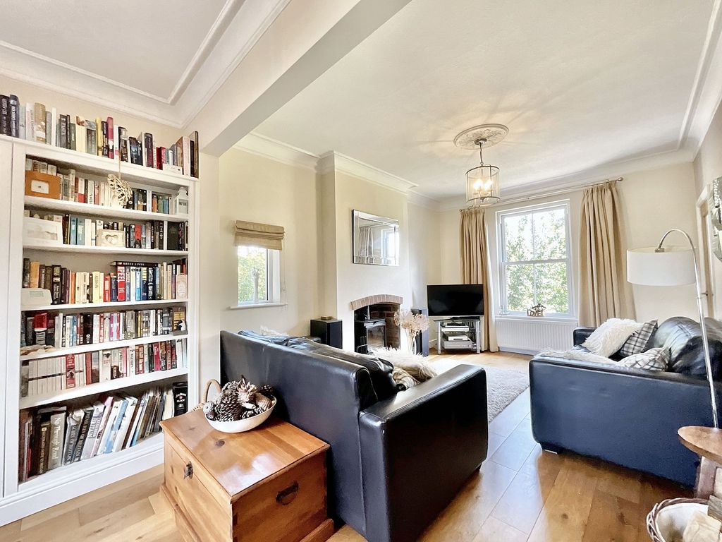 Property photo 3 of 38