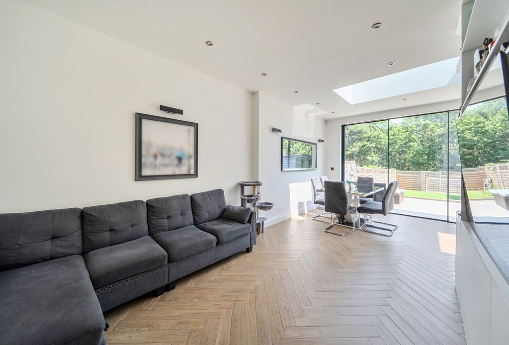 Property photo 3 of 16 1493629-15-6A5779...