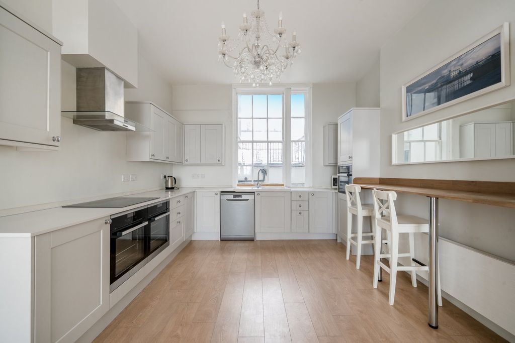 Additional image 18 of 7 bed terraced house for saleRoyal Crescent, Brighton, East Sussex BN2