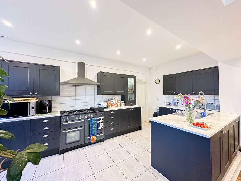 Property photo 2 of 43 Photo 32