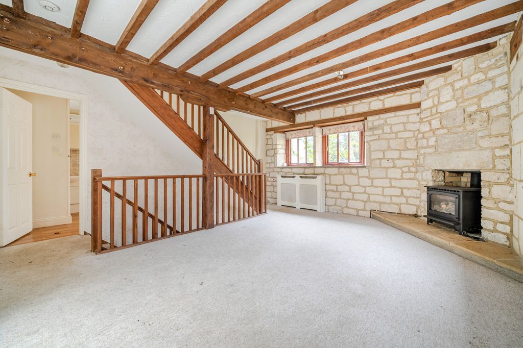 Property photo 3 of 18 Sitting Room