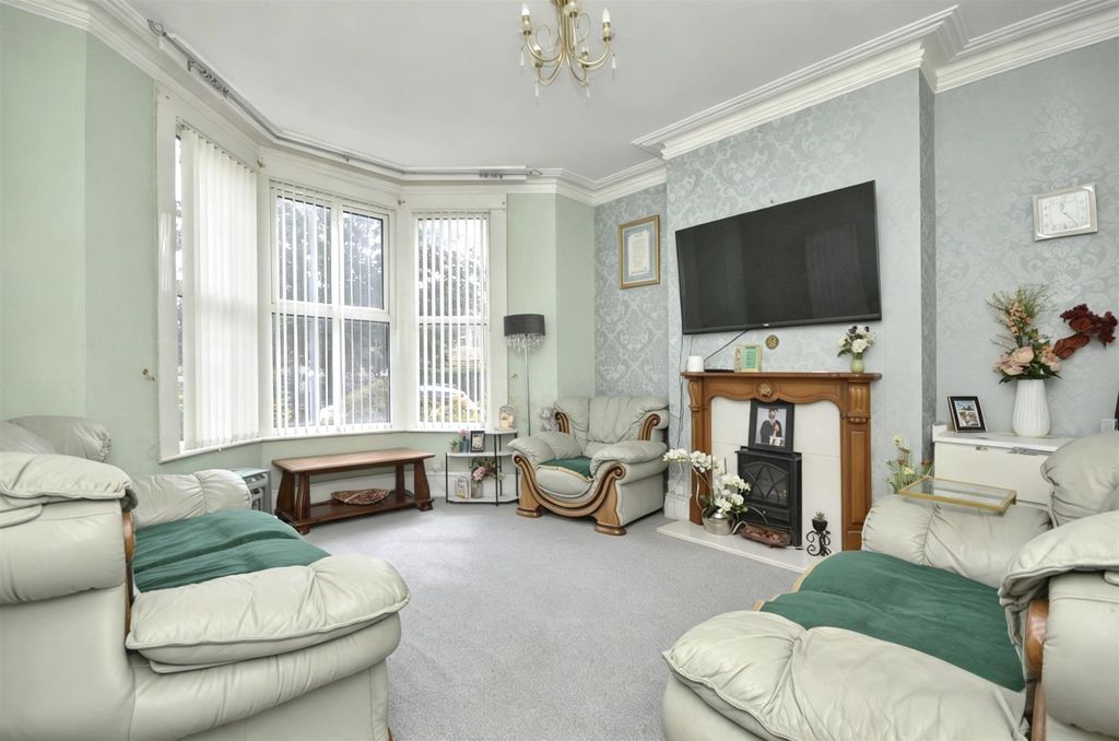 Property photo 2 of 15 Sitting Room