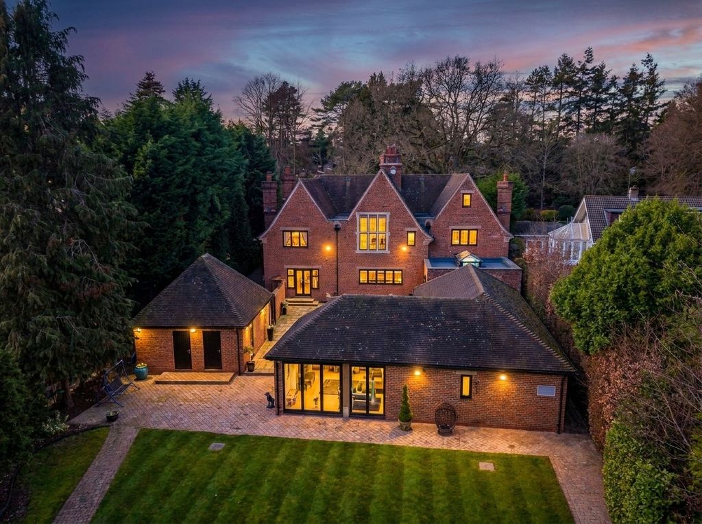 Property photo 1 of 65 4961303