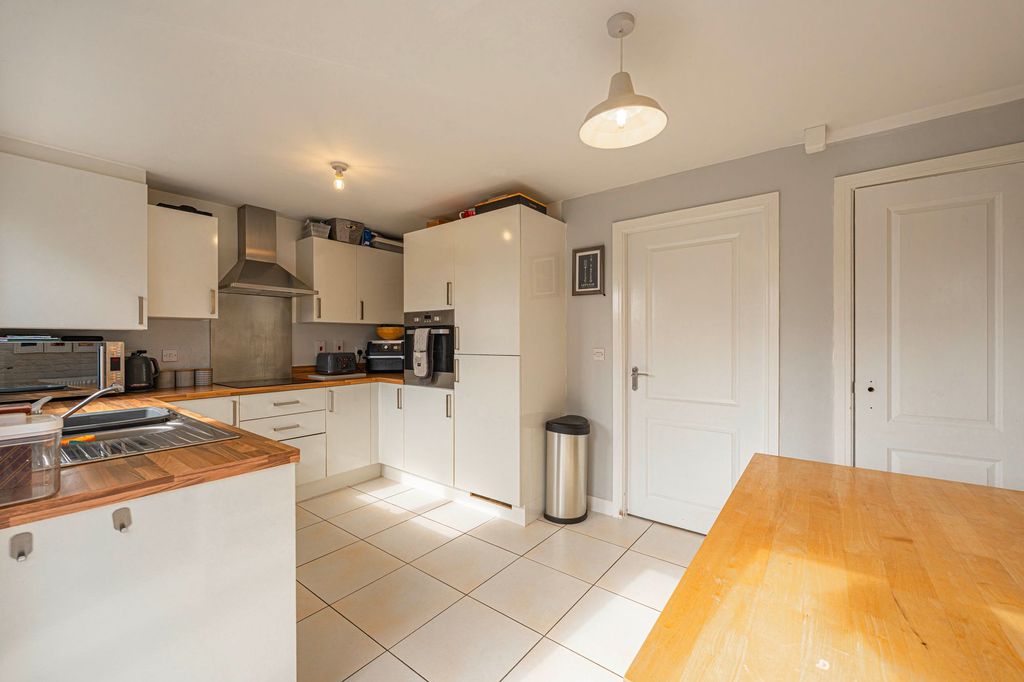 Property photo 2 of 29
