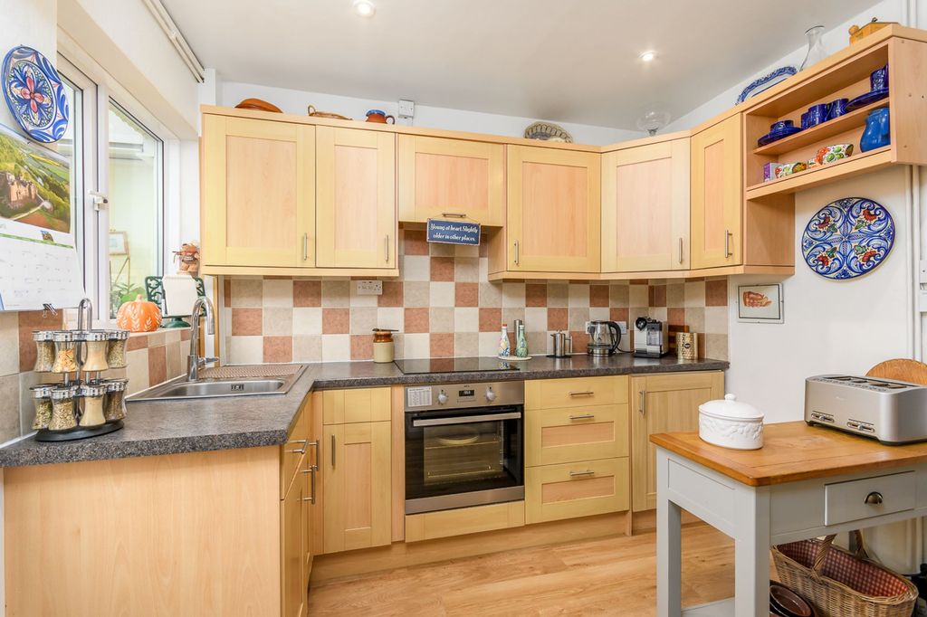 Property photo 3 of 30