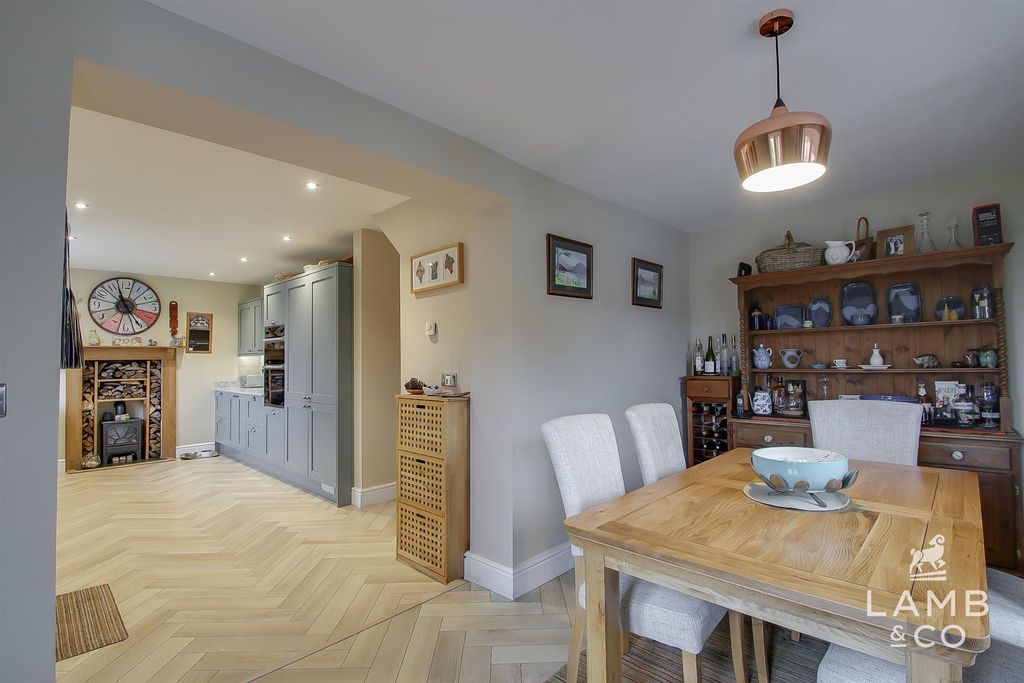 Property photo 3 of 30