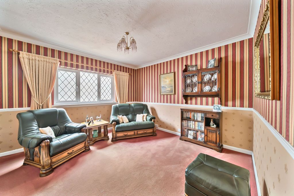 Property photo 2 of 20 1328529-5-6888d1A...