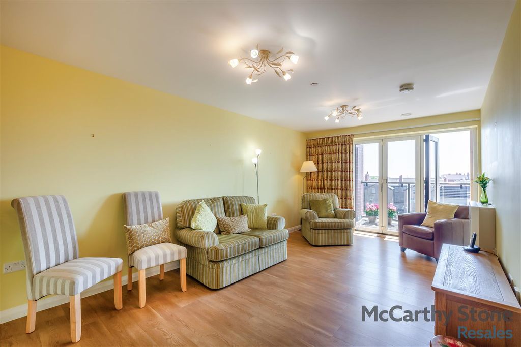 Property photo 2 of 37 8698185-Interior02.Jpg