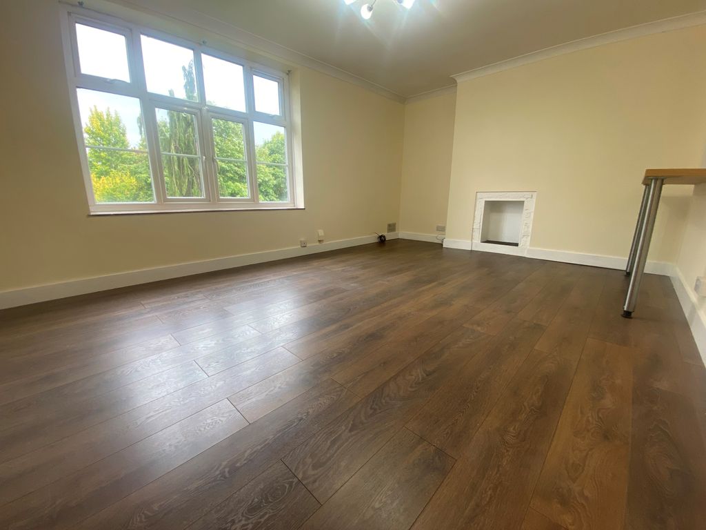 Property photo 2 of 7 Living Room