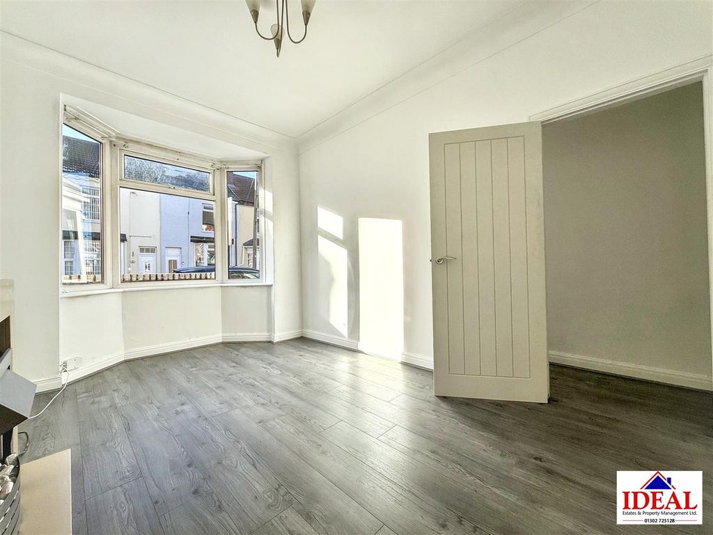 Property photo 3 of 11 Image00016.Jpg