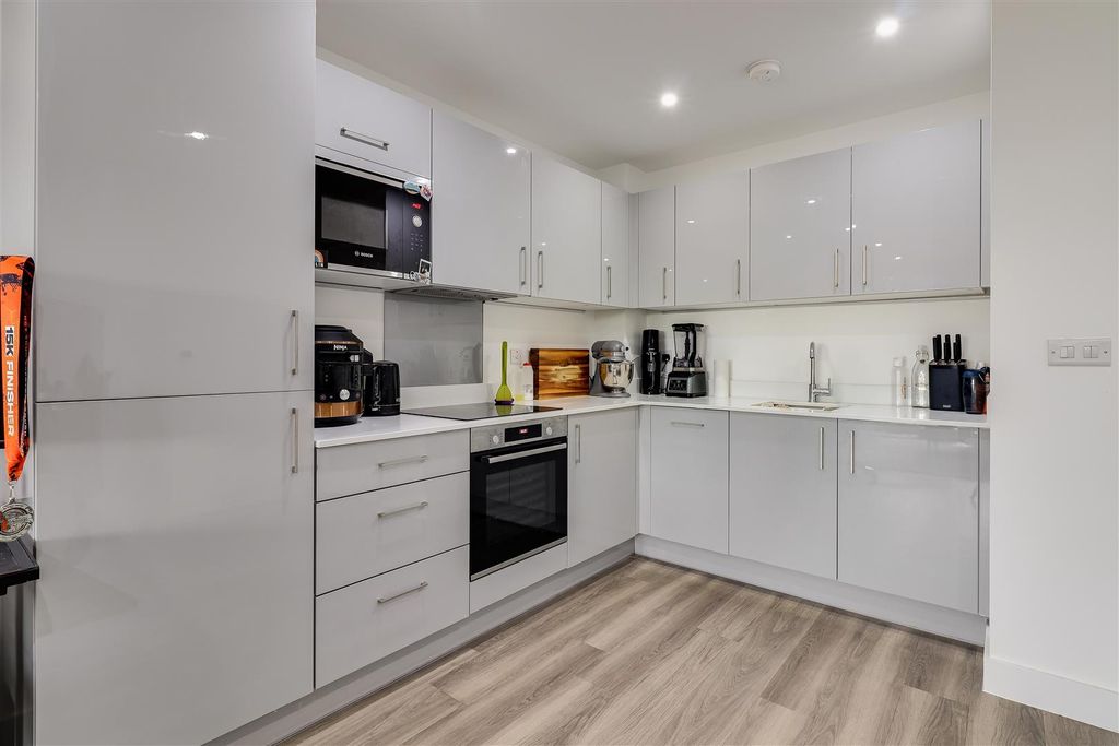 Property photo 3 of 16 Img (8).Jpg