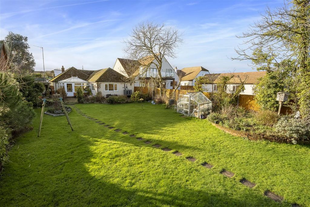 Property photo 2 of 25