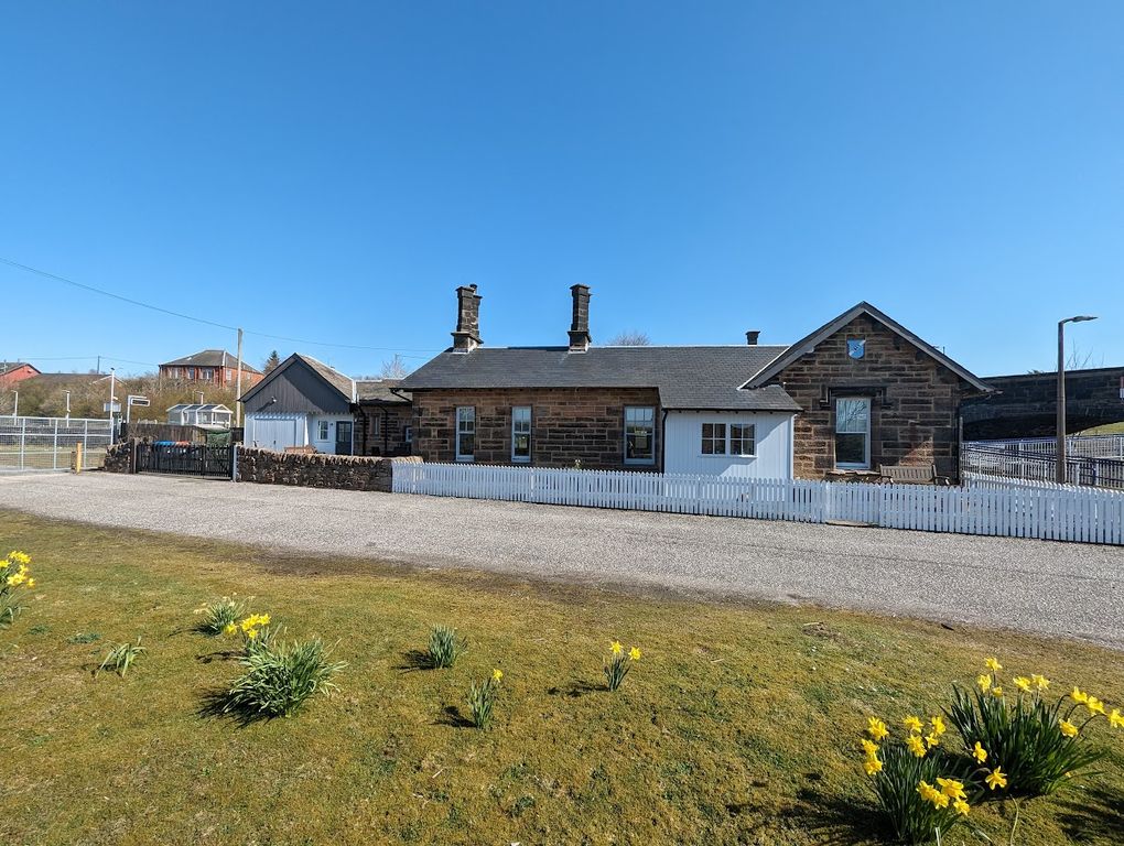 Property photo 1 of 34