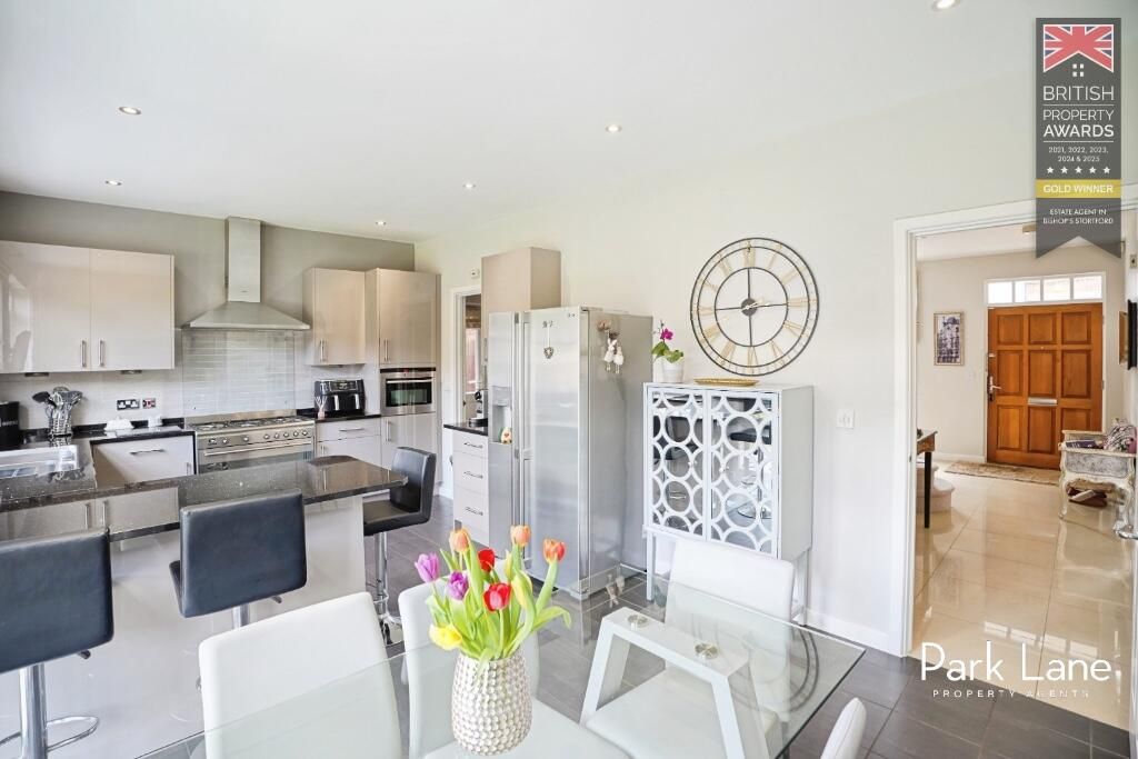 Additional image 4 of 5 bed detached house for saleBrook Farm Close, Bishops Stortford CM23
