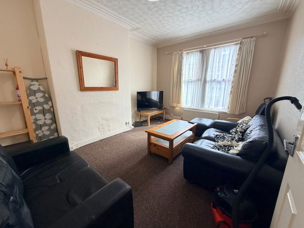 Property photo 3 of 12 Picture No. 22