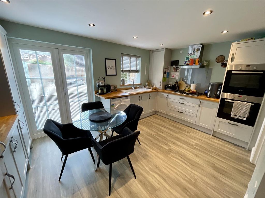 Property photo 1 of 19 Kitchen/Diner