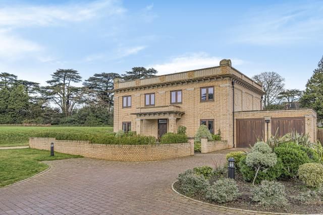 Property photo 1 of 10 External View