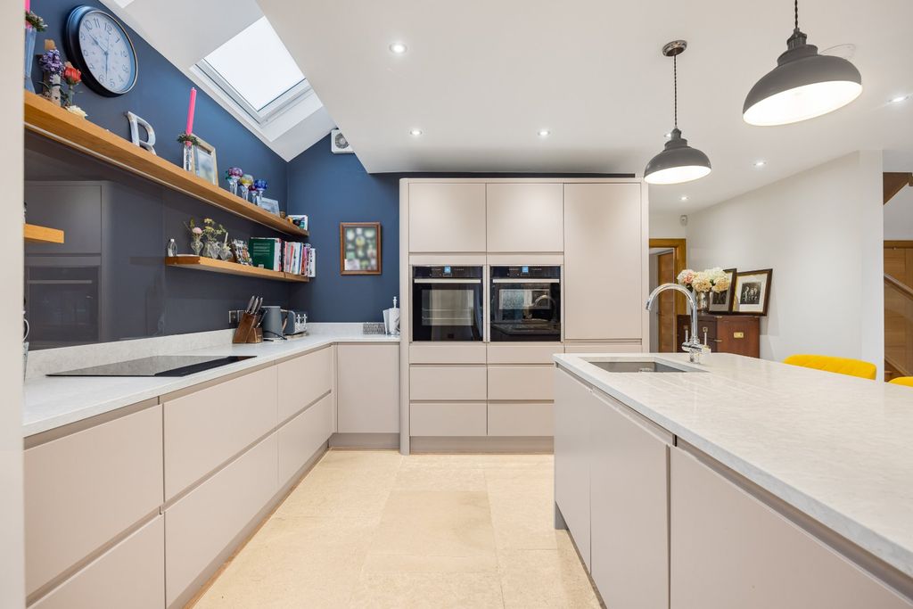 Property photo 2 of 14 Kitchen