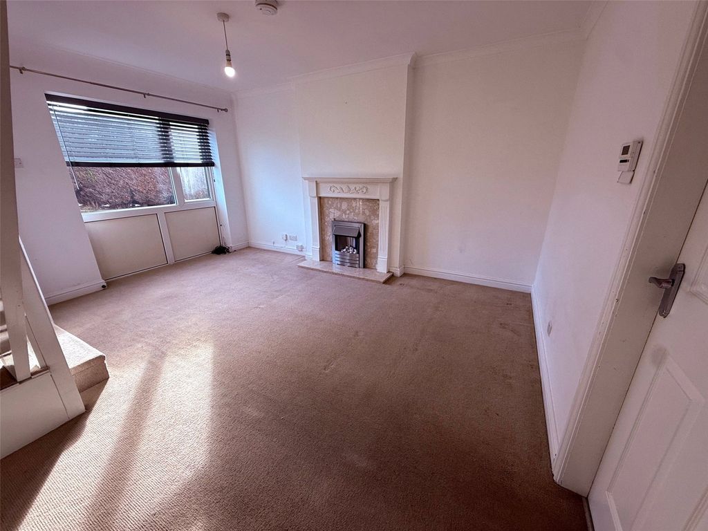 Property photo 2 of 19 Picture No. 27