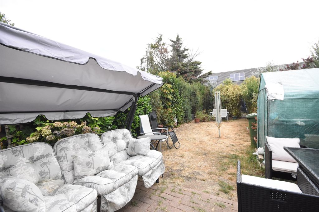 Property photo 2 of 4