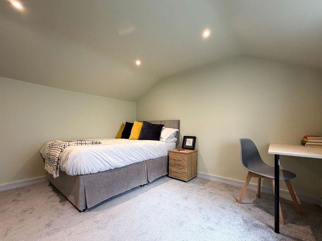 Property photo 2 of 9 5251642