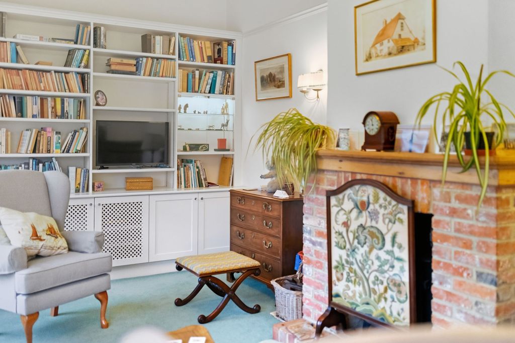 Property photo 3 of 14