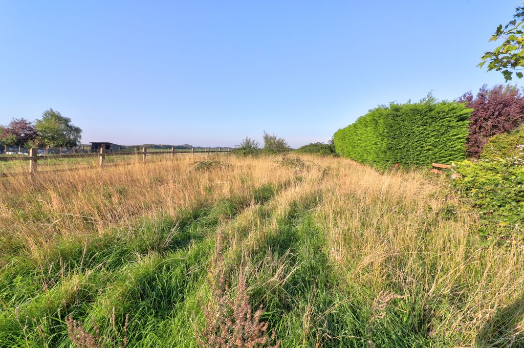 Property photo 1 of 5 Land
