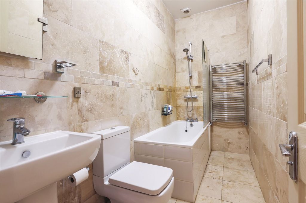 Property photo 3 of 5 Picture No. 04