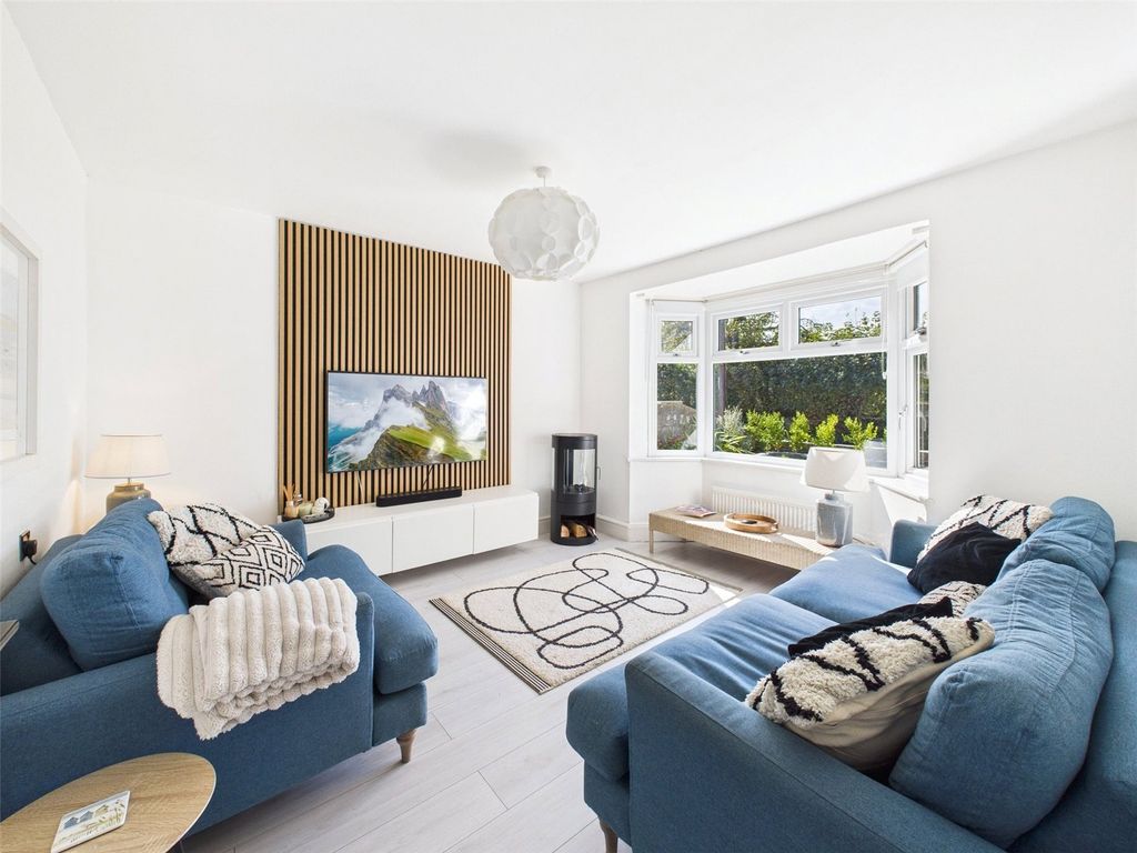 Property photo 3 of 21 Picture No. 01