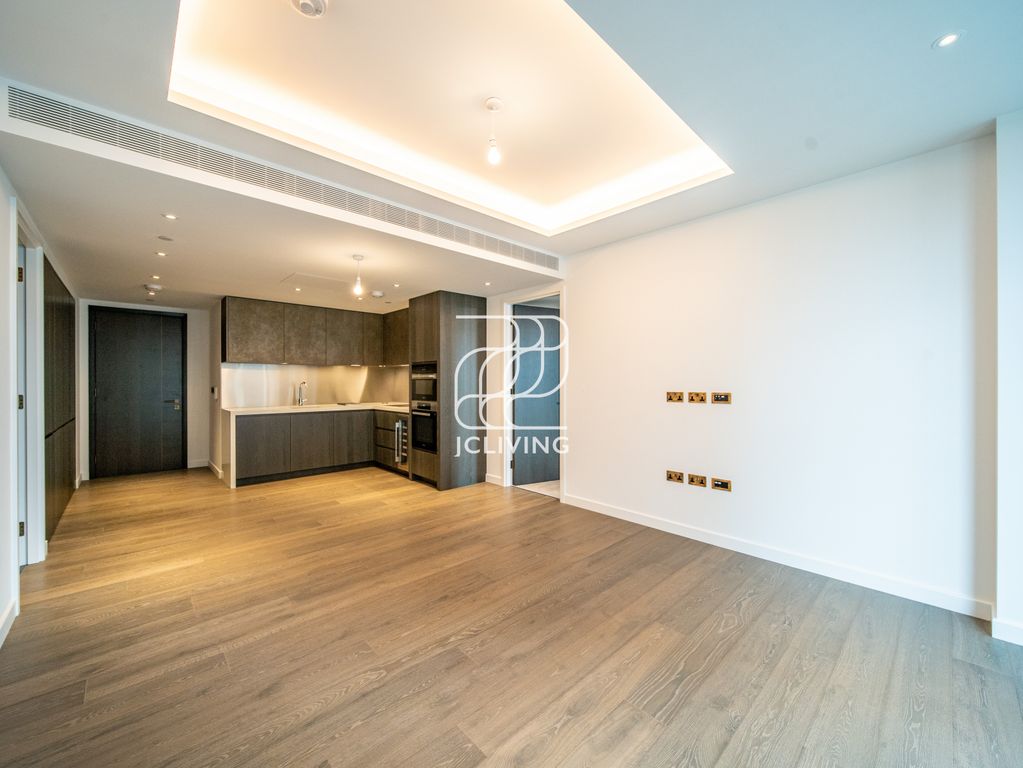 Property photo 1 of 19 8 Carnation Way, London, Sw8
