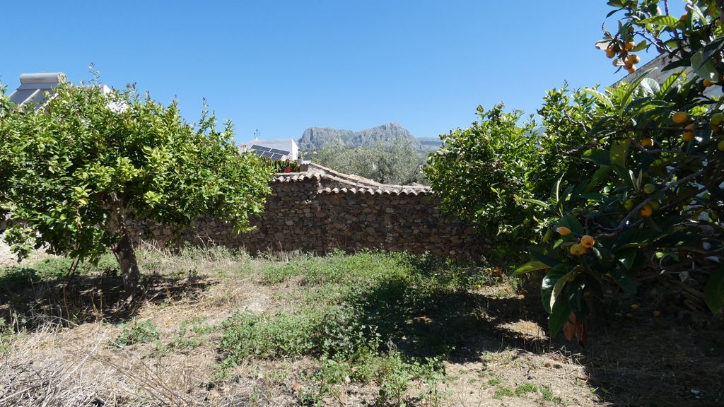 Property photo 2 of 14