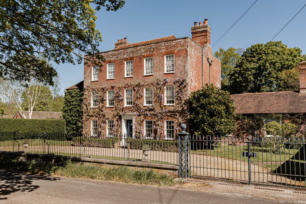 Property photo 1 of 12 The Red House