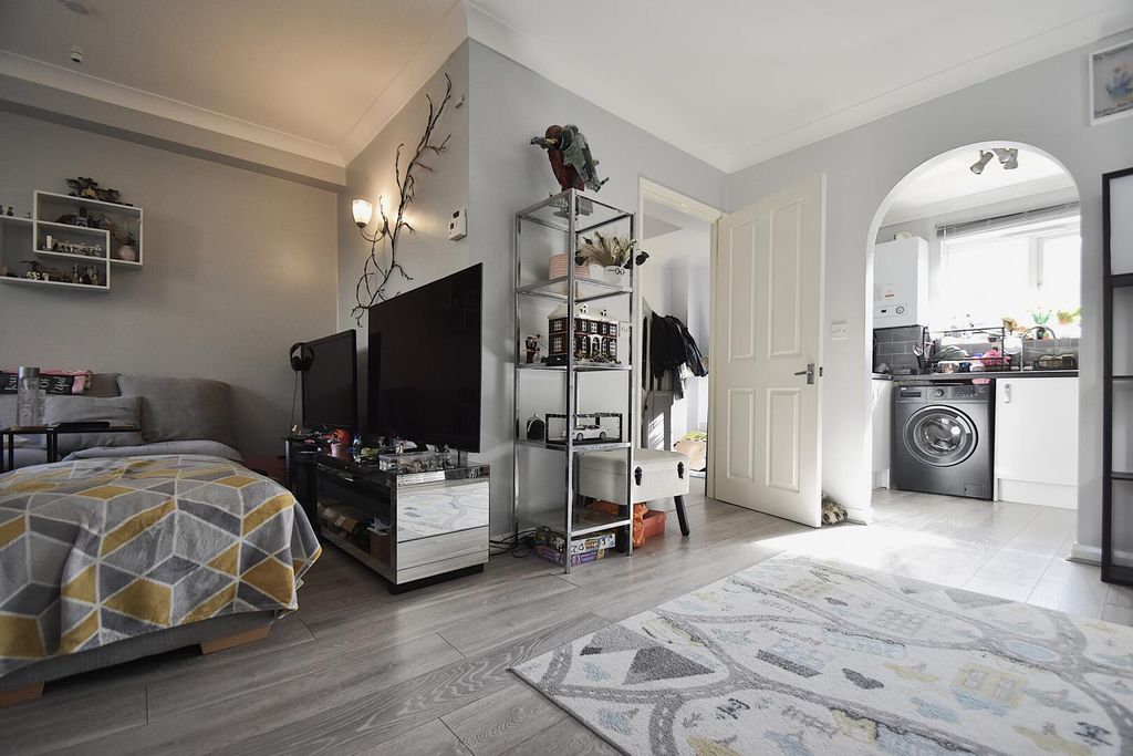 Additional image 4 of 3 bed end terrace house to rentThe Sidings, Cowes PO31