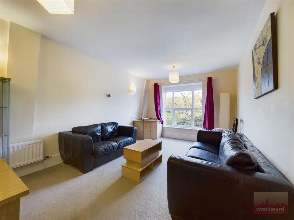 Property photo 3 of 18 Cam01320G0-Pr0044-Still004.Jpg