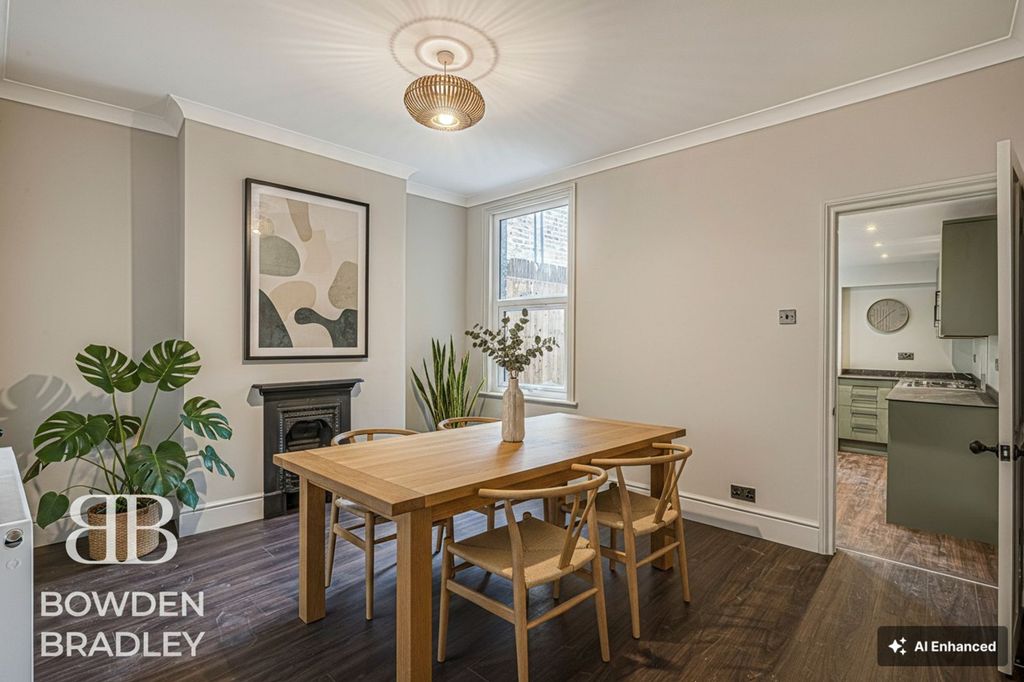 Property photo 3 of 25