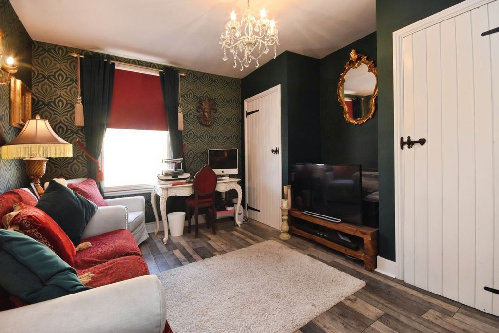 Property photo 2 of 17 Pbox-Img.Jpg