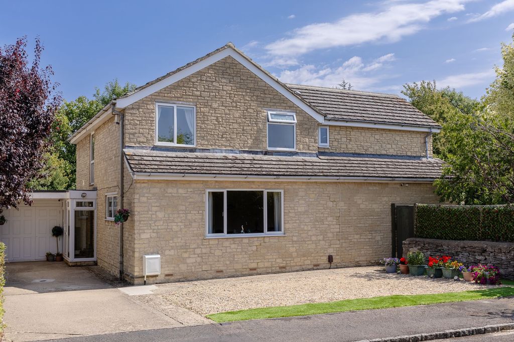 Property photo 1 of 30